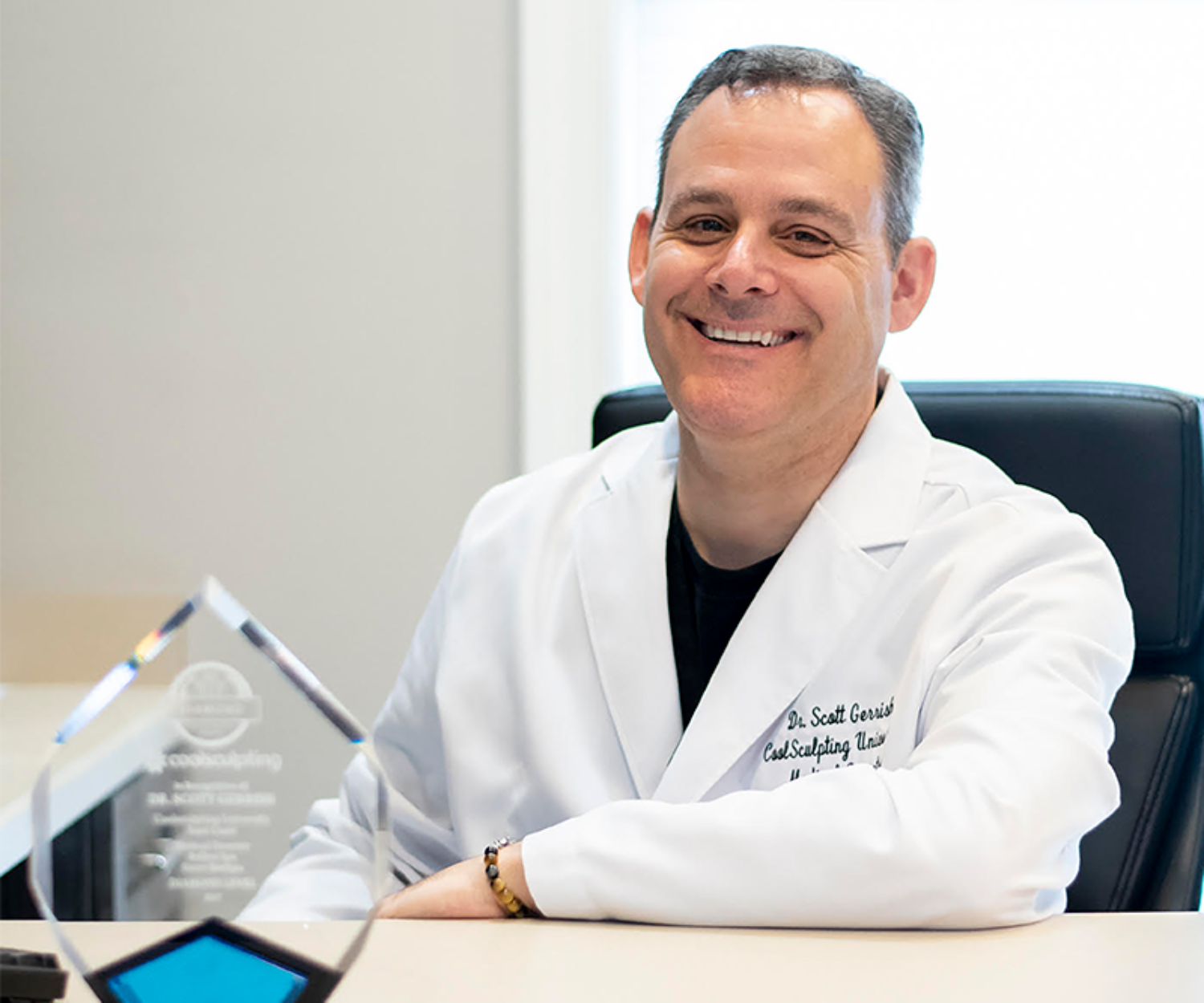 Dr. Scott Gerrish office with CoolSculpting award