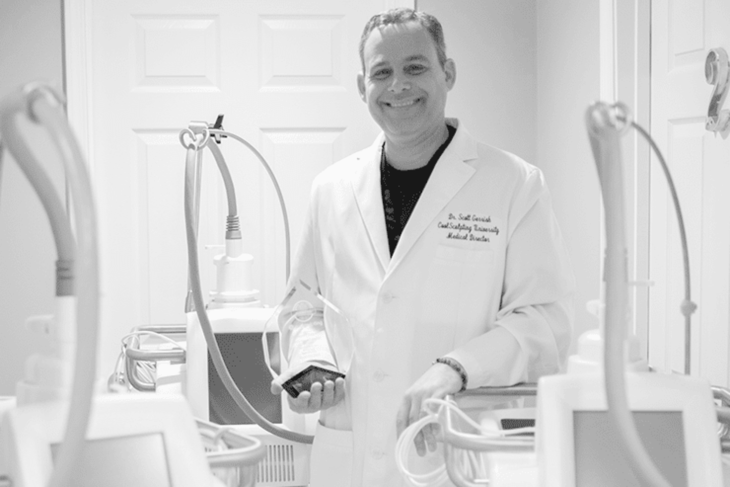 Dr. Scott Gerrish with CoolSculpting Award